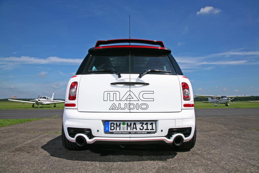  Mini Cooper Clubman JCW by Mac Audio 2011 года  (фото 13 из 18)